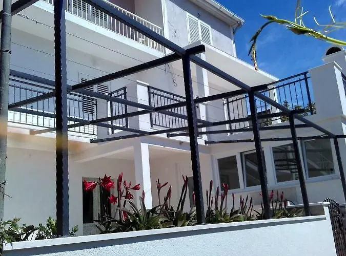 Apartman Nora *